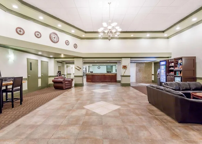 Ramada By Wyndham Hinton