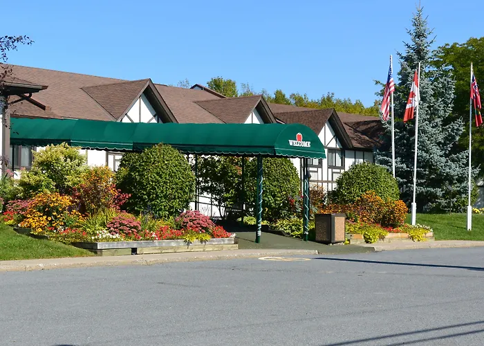 Mcintosh Country Inn & Conference Centre