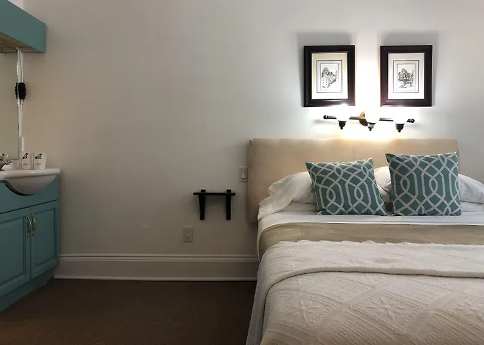 Au Petit Hôtel