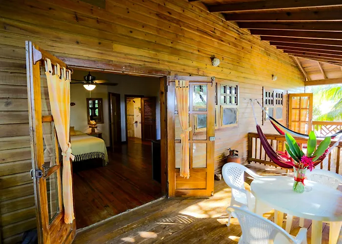 Hotel Posada Arco Iris West End