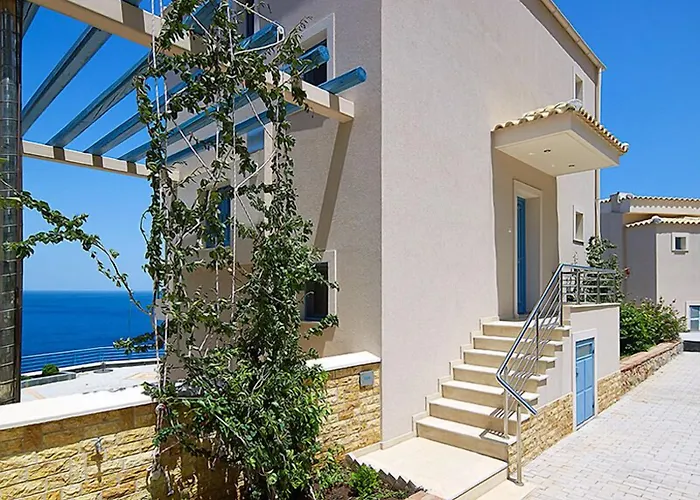 Xenia Residence&Suites Pilí
