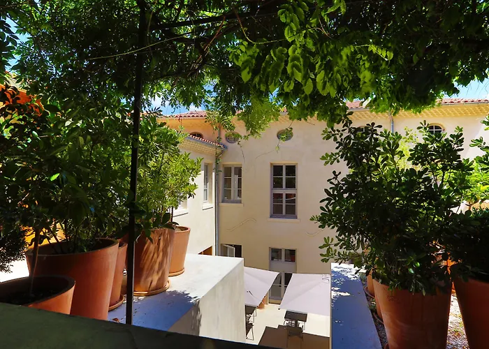 Hotel De La Villeon Tournon-sur-Rhone