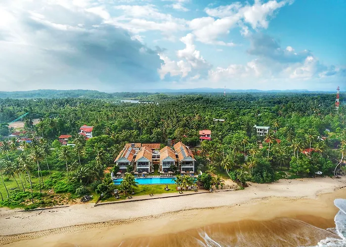 Sri Sharavi Beach Villas & Spa - With 43 Metre Saltwater Infinity Pool Mirissa