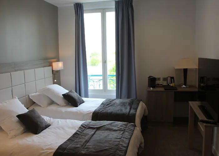 Hotel L'Esturgeon Poissy