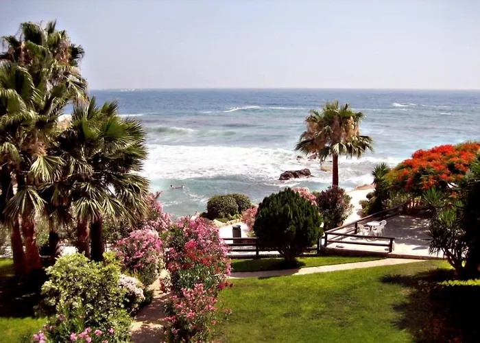 Rododafni Beach Apartments Klorakas