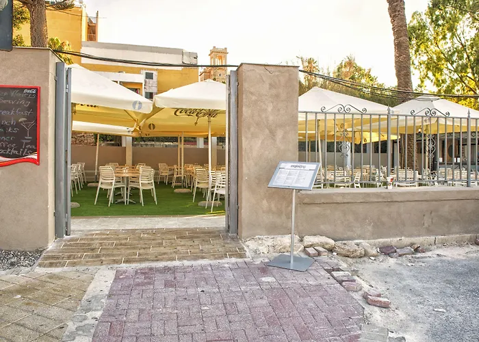 Beach Garden Hotel San Julián
