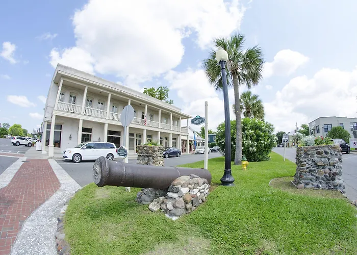 Riverview Hotel