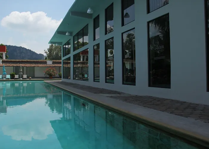 Hotel Y Parque Acuatico La Caldera