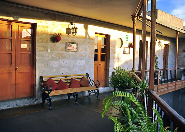 es Riviera Colonial