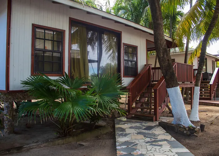 Hotel Coconut Tree West Bay