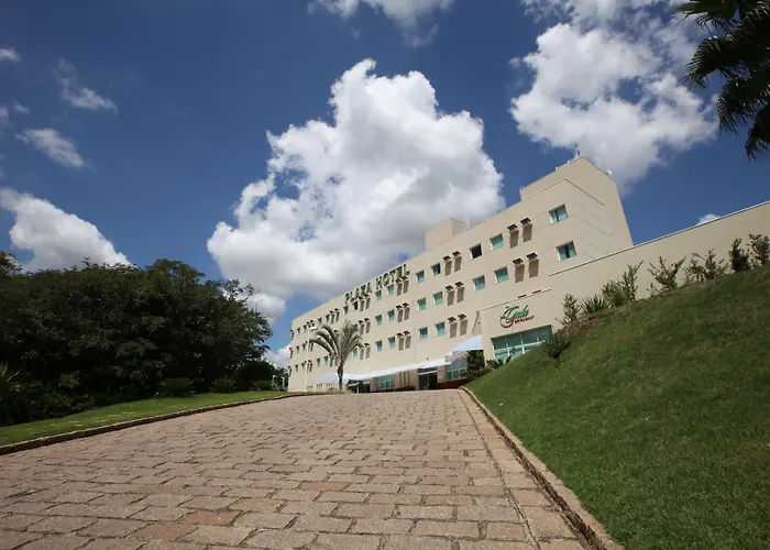 Vinhedo Plaza