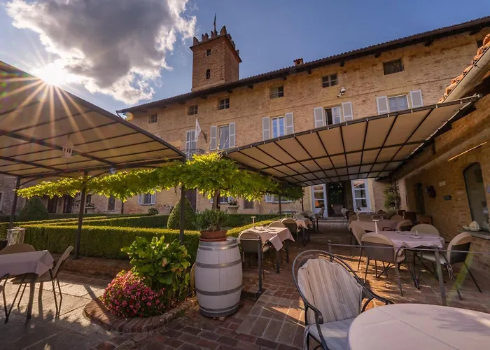 Relais Castello Di Razzano