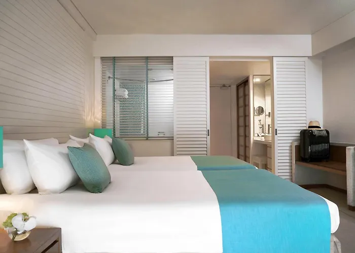 Ana Intercontinental Manza Beach Resort By Ihg Onna