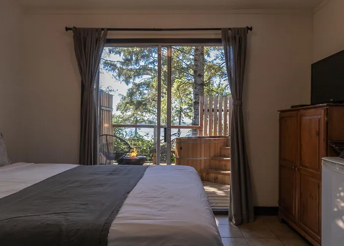 Mackenzie Beach Resort Tofino