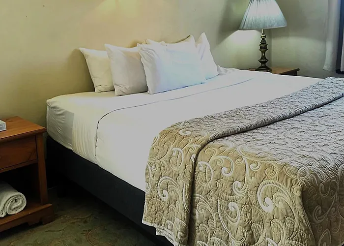 Riverside Hot Springs Inn & Spa - Adults Only
