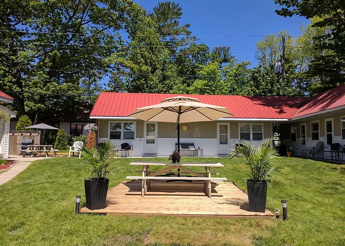 Balm Beach Resort And Motel