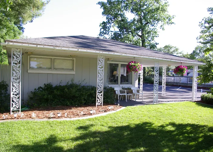 Grand Traverse Motel