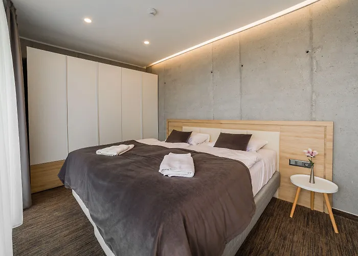 Hotel Dolphin - Adult Friendly Senec