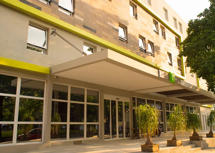 Delphin Surf Hotel