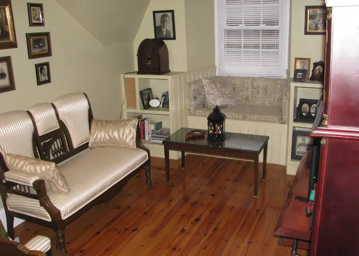 Clyde Hall Bed And Breakfast