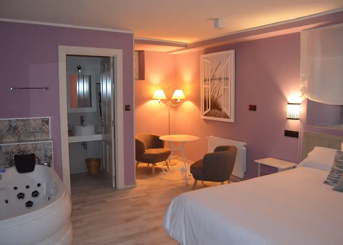 Akla Suites Con Jacuzzi Santillana