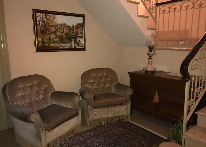 Villa House And Garden B&B