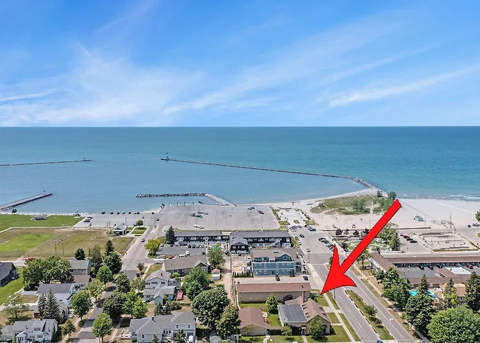 Ludington Pier House