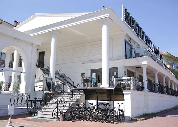 Northdoor Hotel