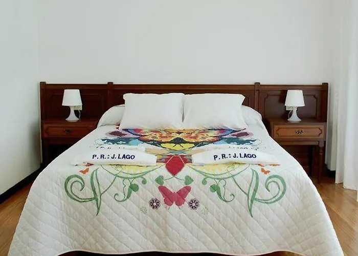 Pensión Residencia J. Lago Muros