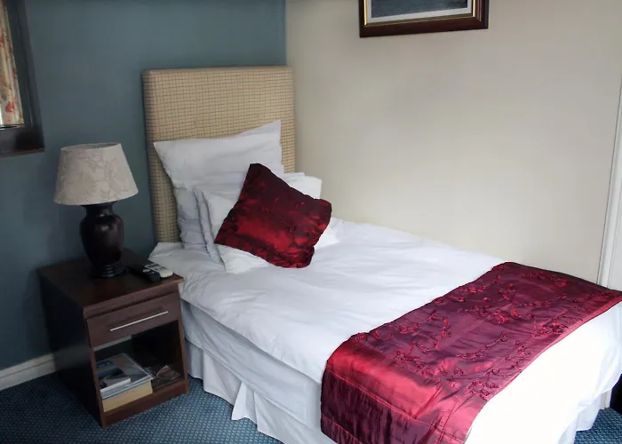 Silver Oaks Boutique Hotel