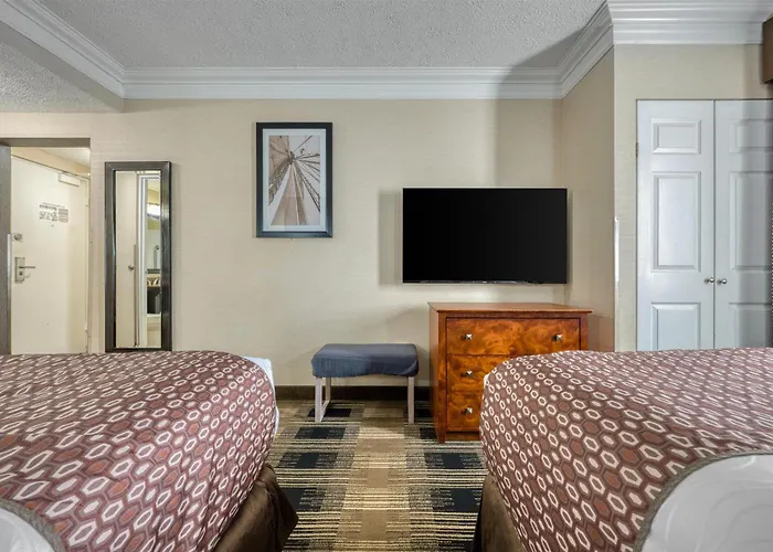 Best Western Inn At The Rochester Airport