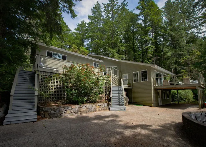 Rockwater Secret Cove Resort