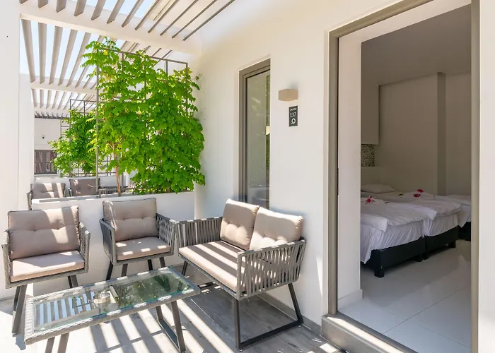 Sunny Garden Hotel Tsilivi 