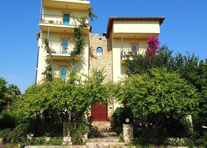Emel Pension Guzelcamlı
