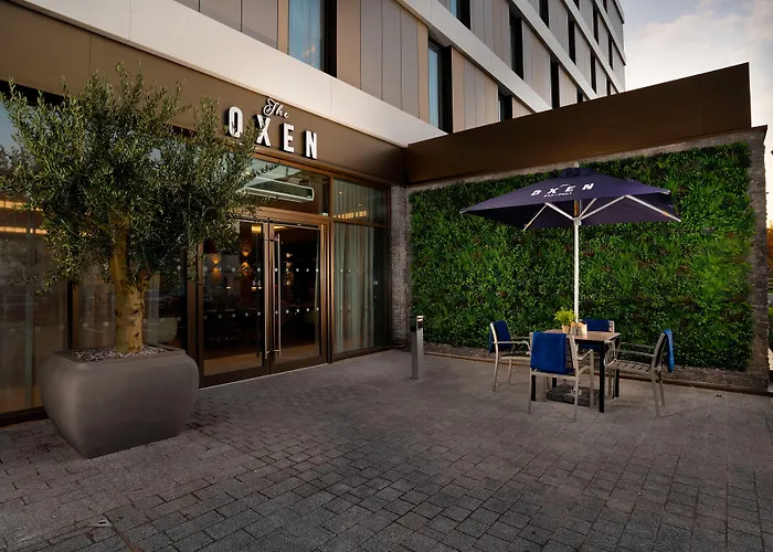 Courtyard By Marriott Oxford South