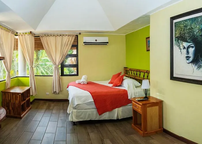 Banana Palms Hotel Río Dulce