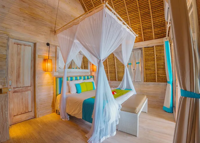 Hai Tide Beach Resort Nusa Lembongan 