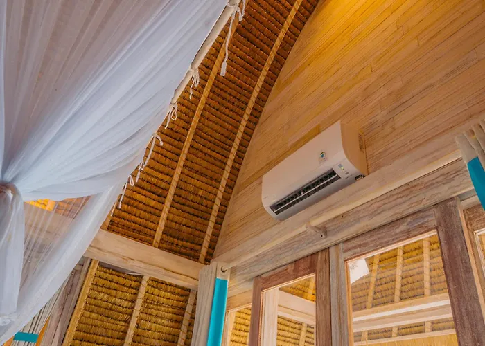 Hai Tide Beach Resort Nusa Lembongan