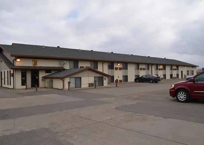 Super 8 By Wyndham Devils Lake