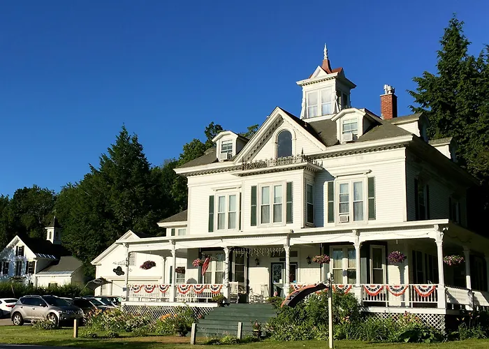 Center Harbor Sutton House B & B