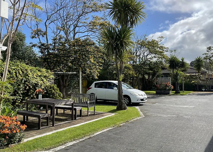 Summer Inn Motel - Newly Renovated