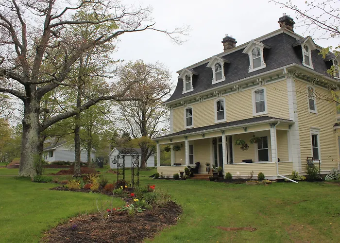 Maplehurst Manor Bed And Breakfast