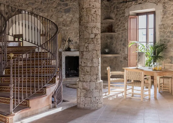 Curolla Petit Hotel