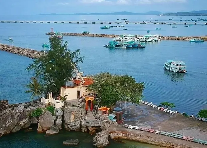 Duong Dong Hotel