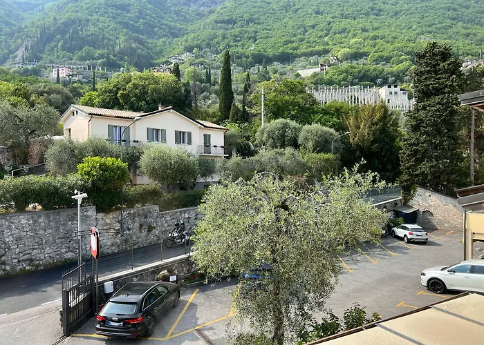Hotel Meandro - Lake View Gargnano
