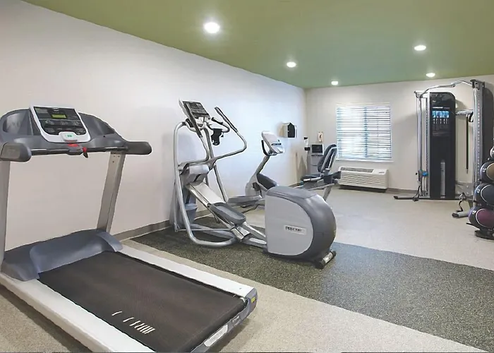 Woodspring Suites Rochester Greece