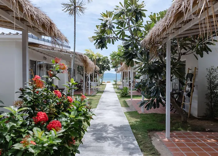 Sea Escapes Resort