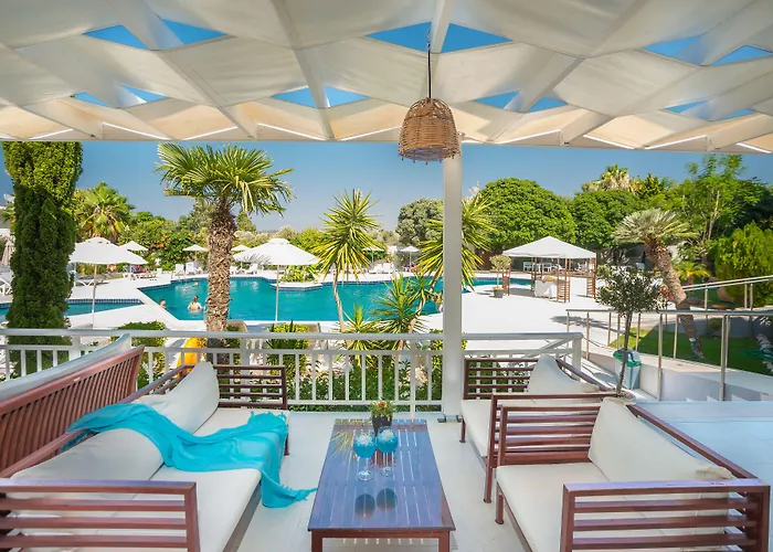 Happy Days Hotel, Adults Only Theológos