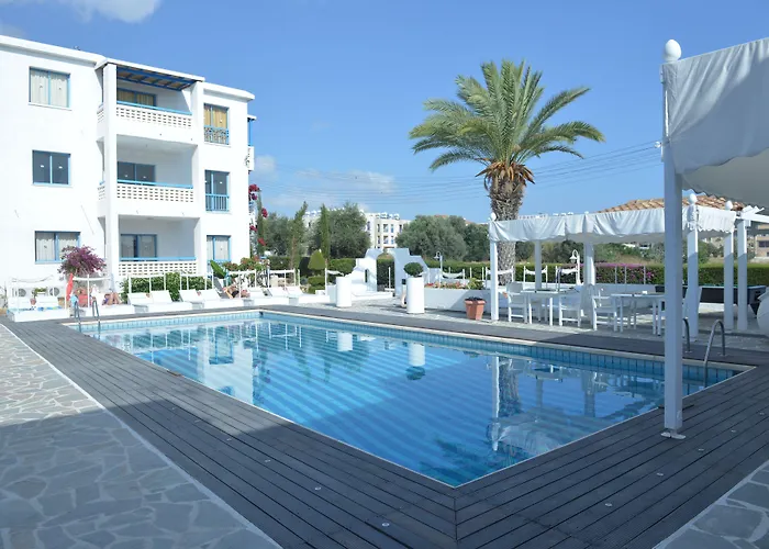 Tasmaria Aparthotel Paphos