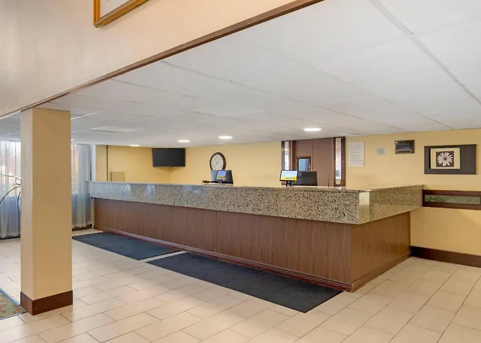 Clarion & Conference Center Lansing West